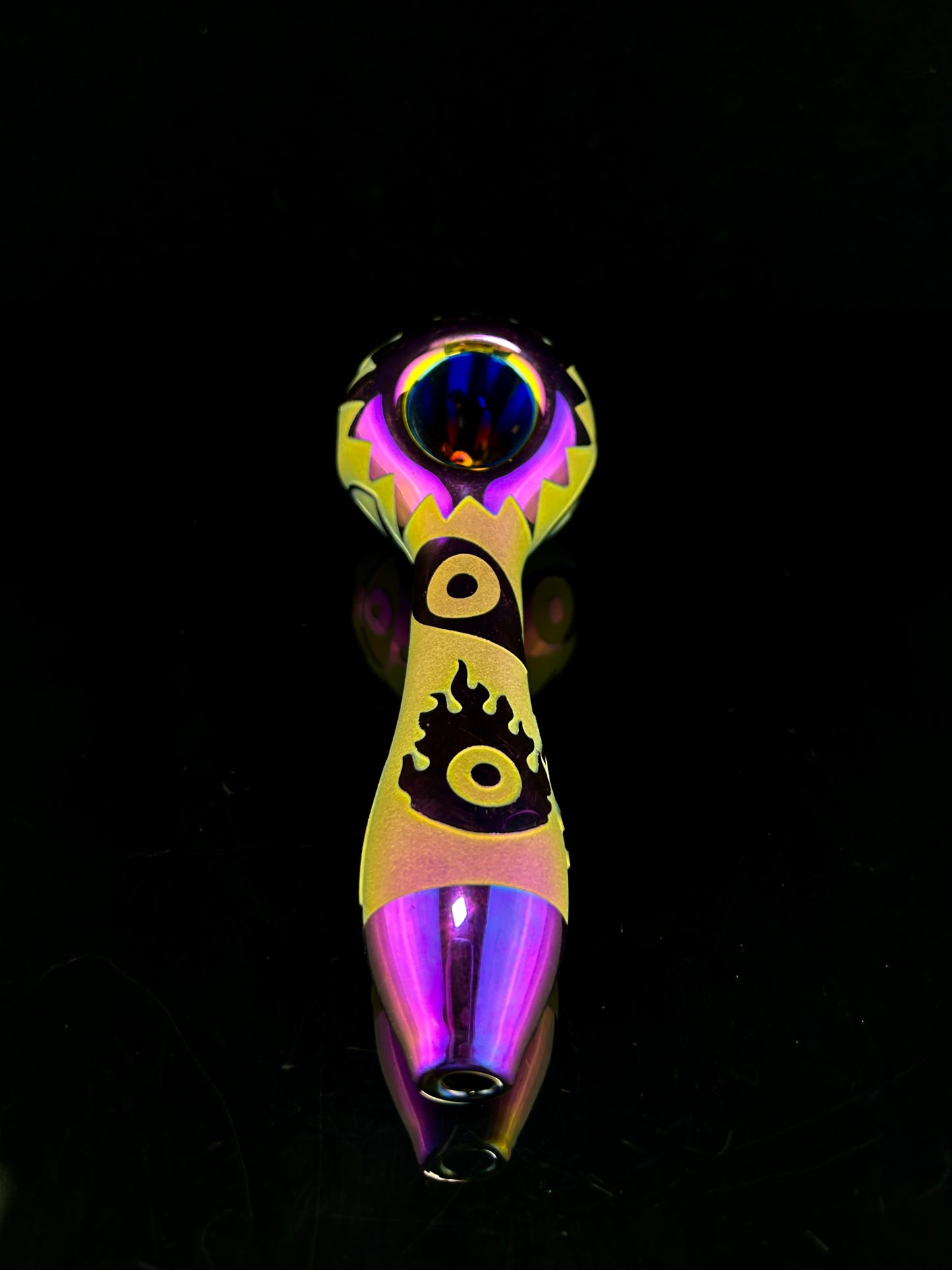 Shiny, Iridescent Spoon pipe With Deep Carving